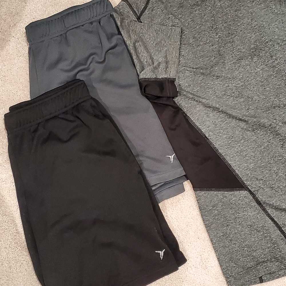 Old Navy Active shirt & shorts - Men's small